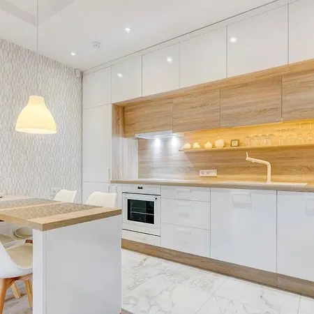 Major House Apt *